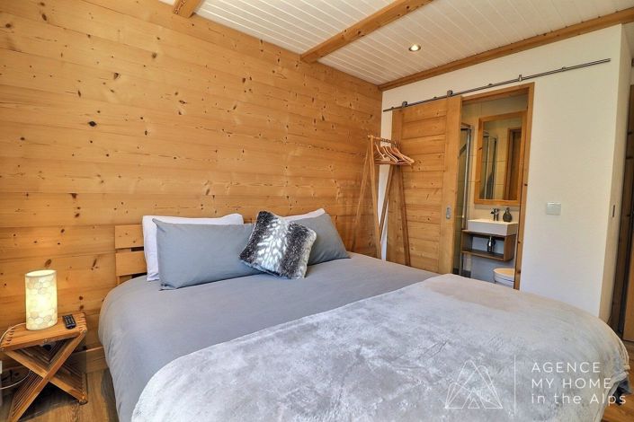 Image No.20-7 Bed House for sale