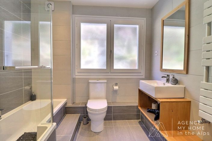 Image No.21-7 Bed House for sale