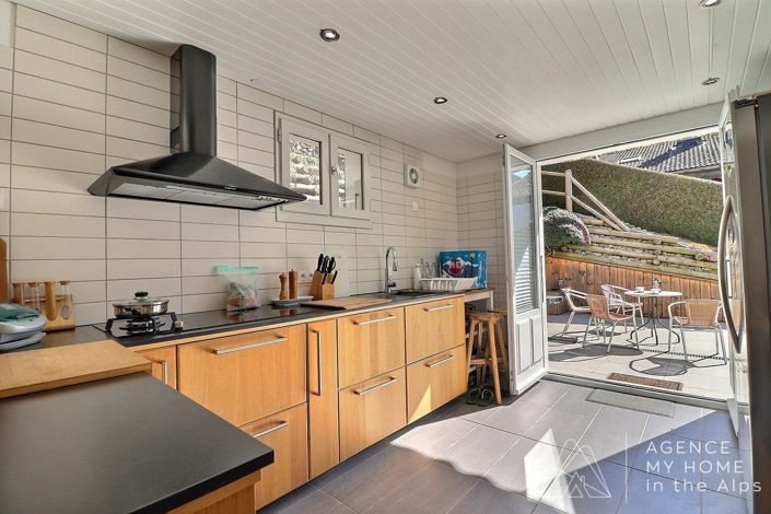 Image No.5-7 Bed House for sale