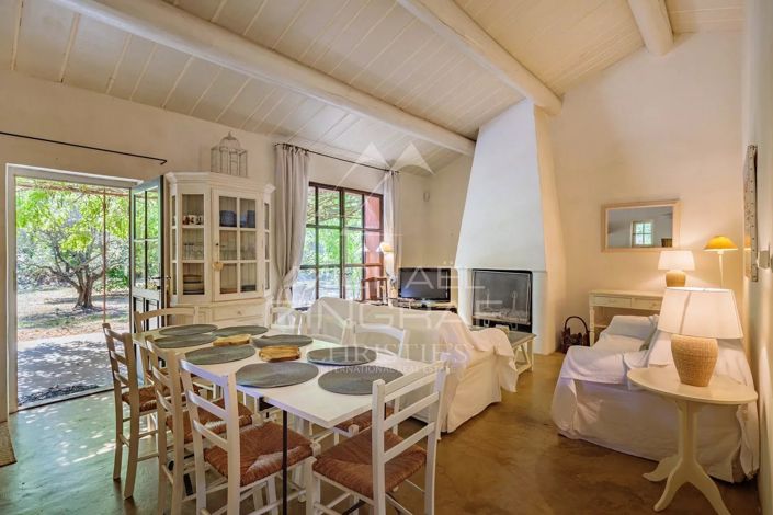 Image No.6-5 Bed House for sale