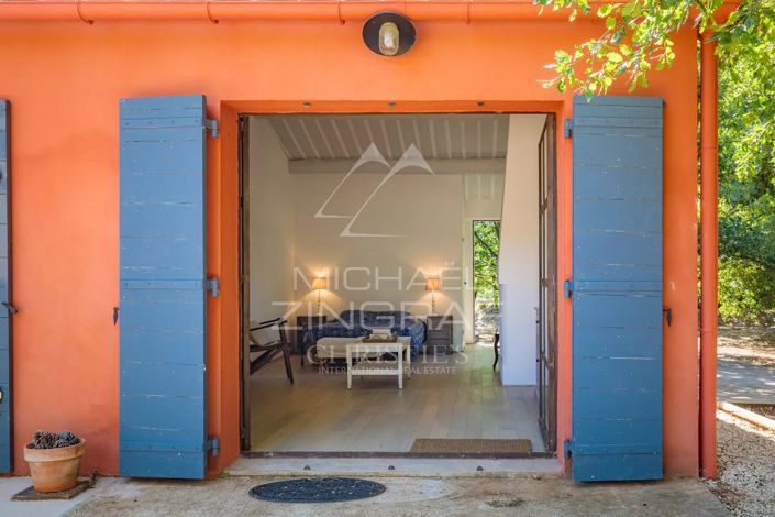 Image No.7-5 Bed House for sale