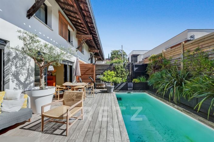 Image No.14-6 Bed House for sale