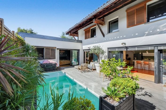 Image No.2-6 Bed House for sale