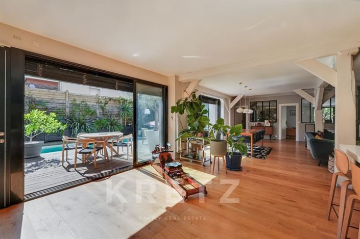 Image No.6-6 Bed House for sale