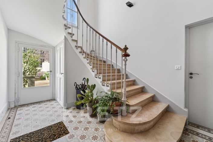 Image No.21-7 Bed House for sale