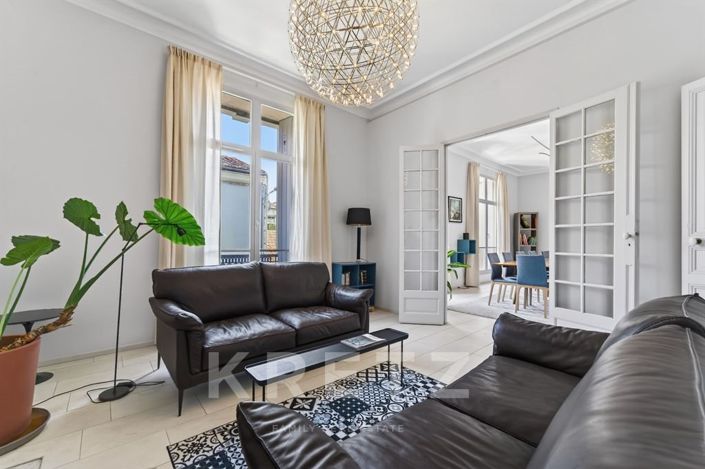 Image No.8-7 Bed House for sale