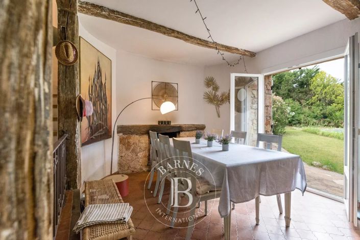 Image No.11-5 Bed House for sale