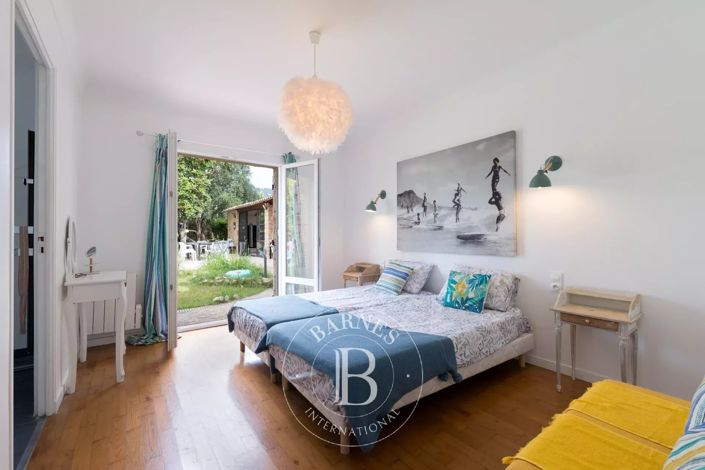 Image No.14-5 Bed House for sale