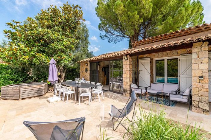 Image No.9-5 Bed House for sale