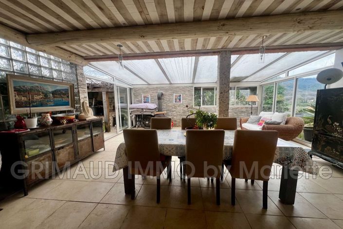 Image No.10-5 Bed House for sale