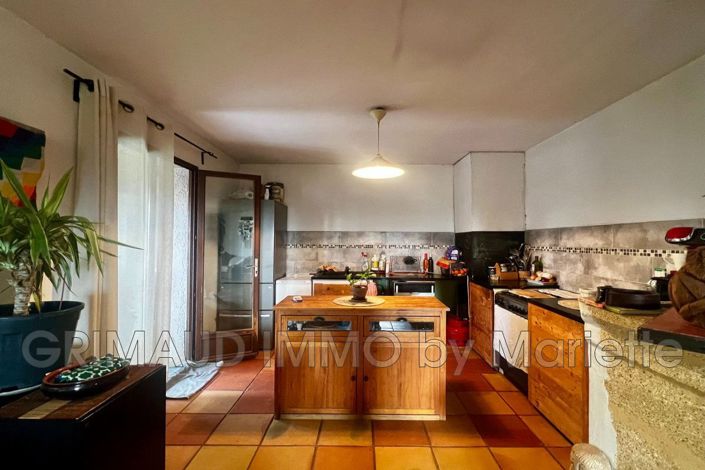 Image No.12-5 Bed House for sale