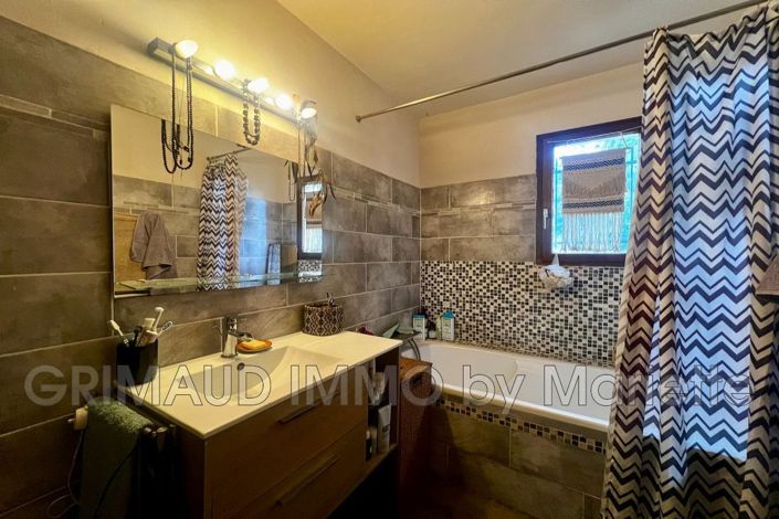 Image No.5-5 Bed House for sale