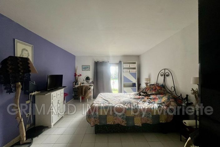 Image No.6-5 Bed House for sale