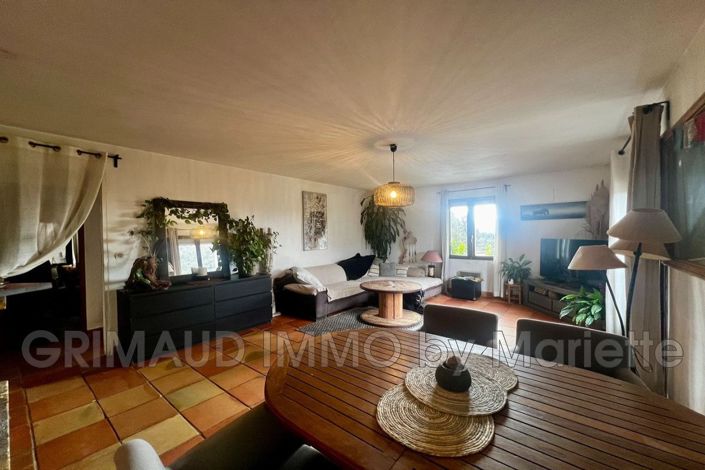 Image No.9-5 Bed House for sale