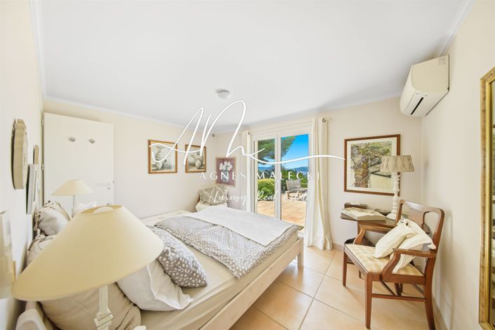 Image No.10-4 Bed House for sale