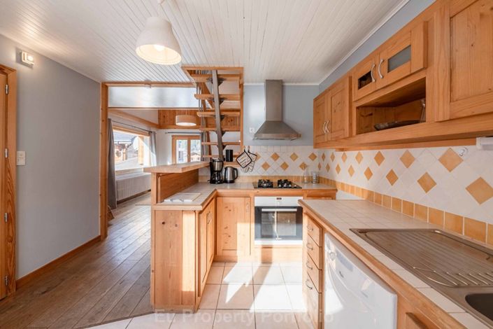 Image No.13-6 Bed House for sale