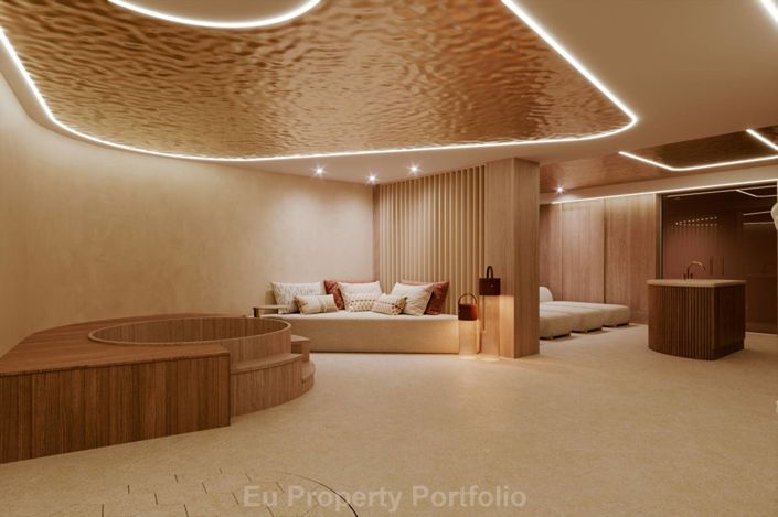 Image No.8-5 Bed House for sale