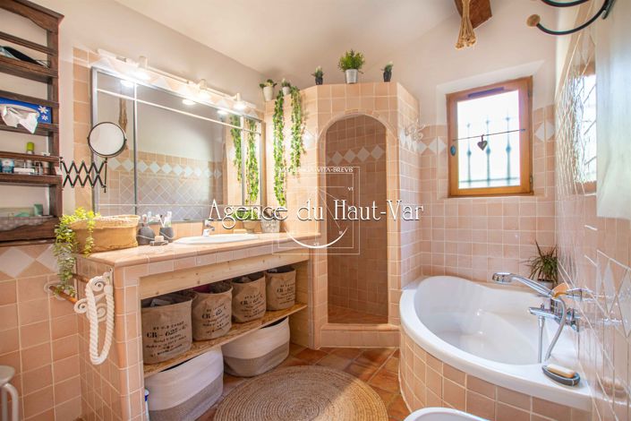 Image No.22-5 Bed House for sale