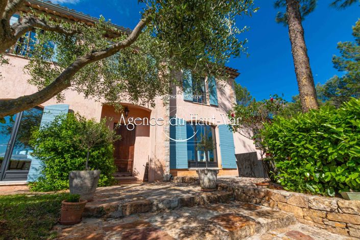 Image No.8-5 Bed House for sale