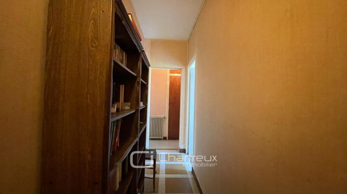 Image No.17-5 Bed House for sale