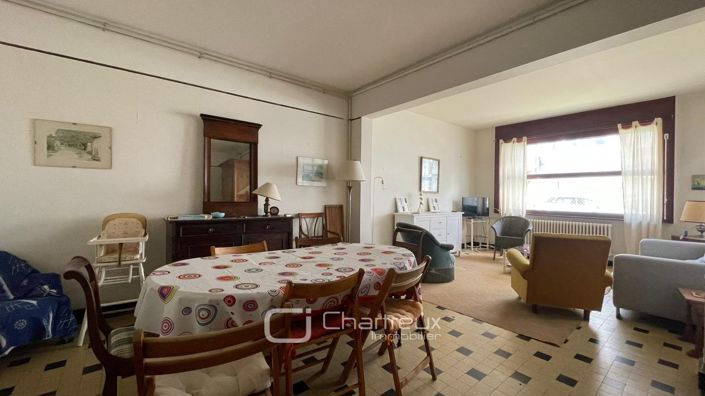 Image No.7-5 Bed House for sale