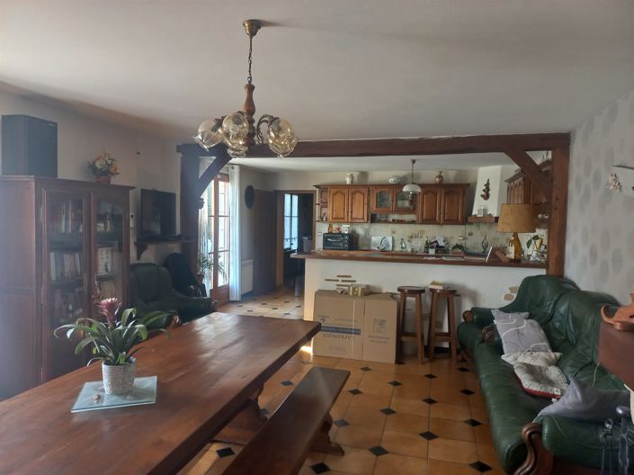 Image No.10-6 Bed House for sale