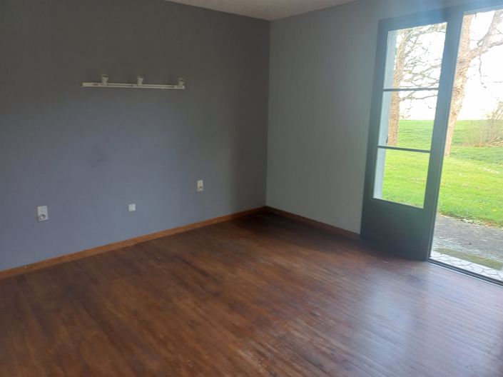 Image No.19-6 Bed House for sale