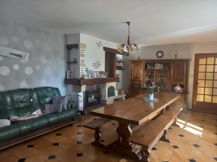 Image No.2-6 Bed House for sale