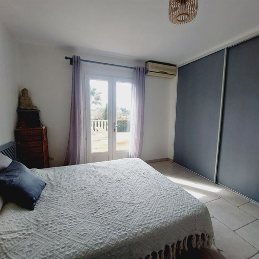 Image No.12-4 Bed House for sale