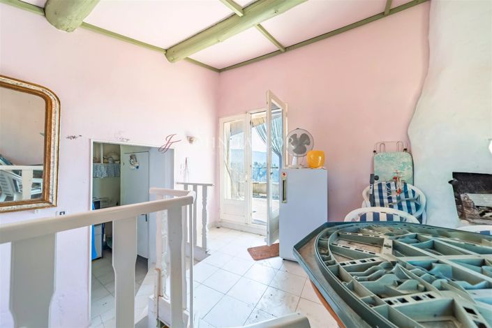 Image No.14-3 Bed House for sale