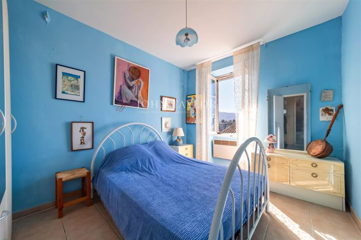 Image No.8-3 Bed House for sale