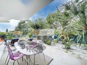 1 - Cannes, Apartment