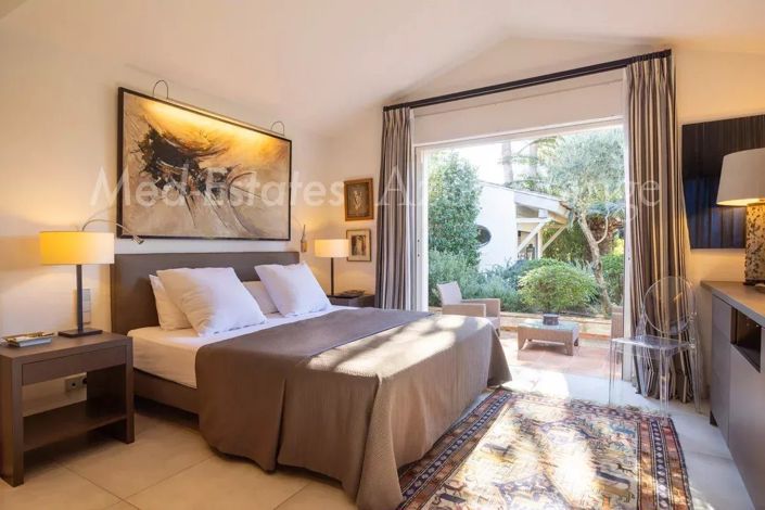 Image No.15-5 Bed House for sale