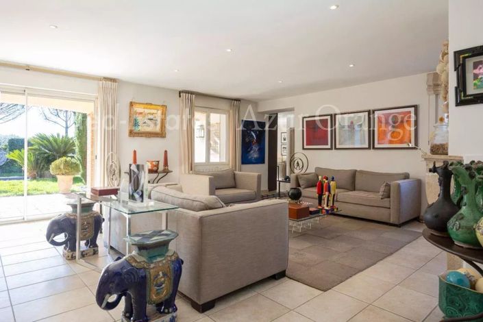 Image No.5-5 Bed House for sale