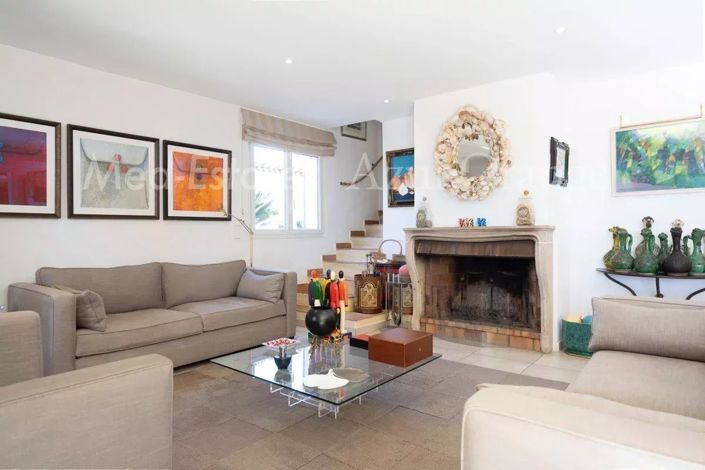 Image No.7-5 Bed House for sale