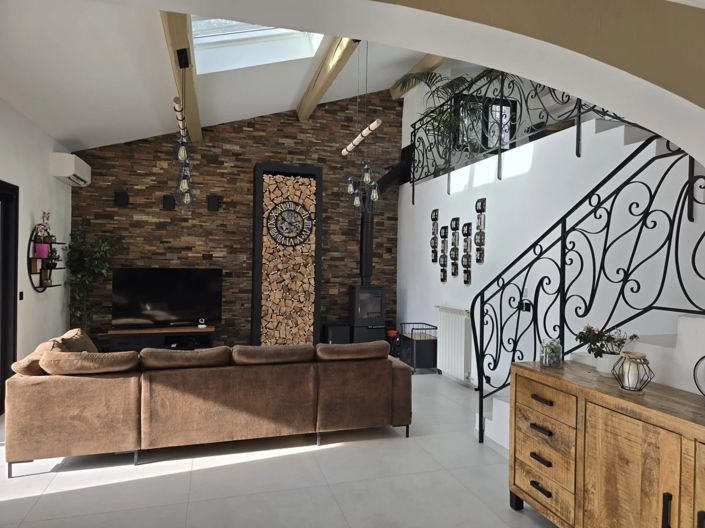 Image No.16-5 Bed House for sale