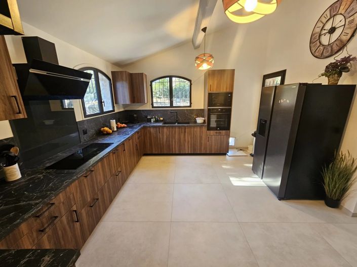 Image No.21-5 Bed House for sale