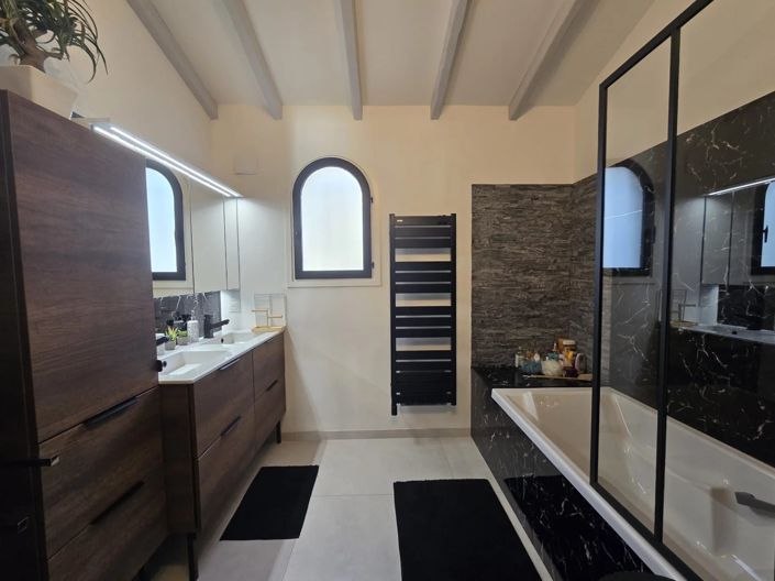 Image No.5-5 Bed House for sale