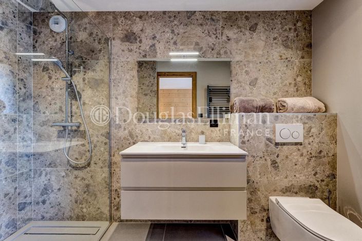 Image No.10-6 Bed House for sale