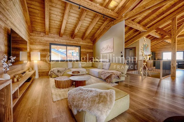 Image No.2-6 Bed House for sale
