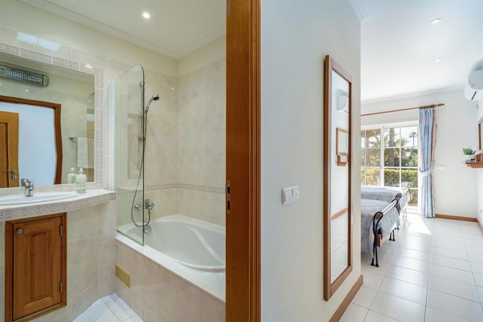 Image No.17-2 Bed Apartment for sale