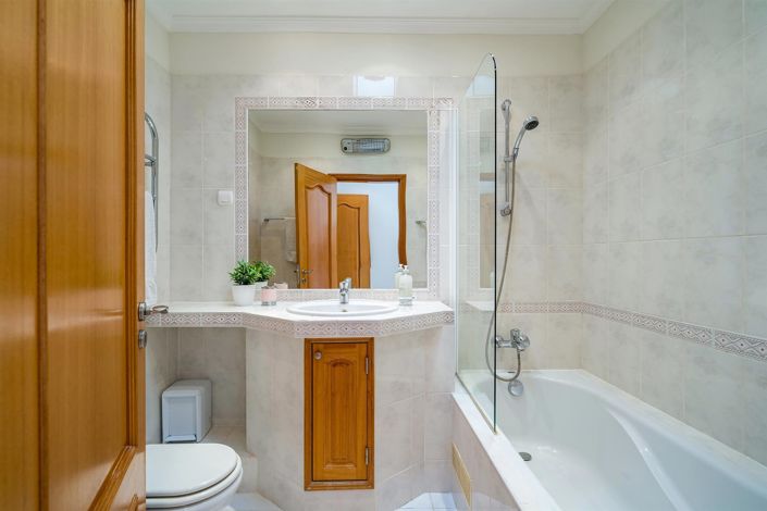 Image No.19-2 Bed Apartment for sale