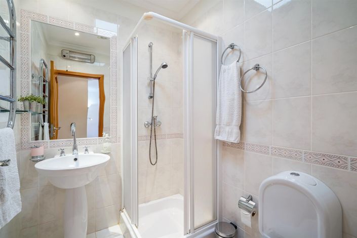 Image No.21-2 Bed Apartment for sale