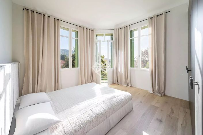 Image No.9-4 Bed House for sale