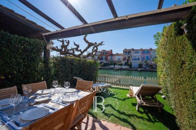 1 - Grimaud, House