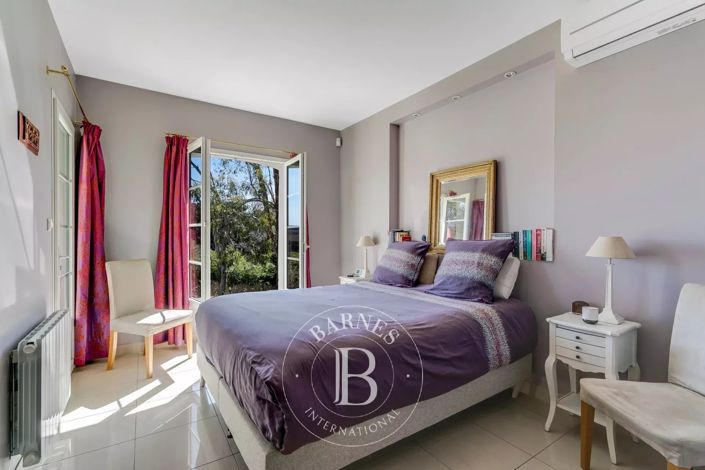 Image No.10-4 Bed House for sale