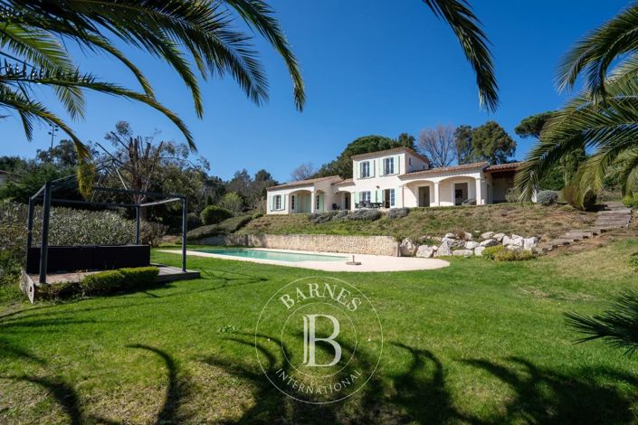 Image No.2-4 Bed House for sale