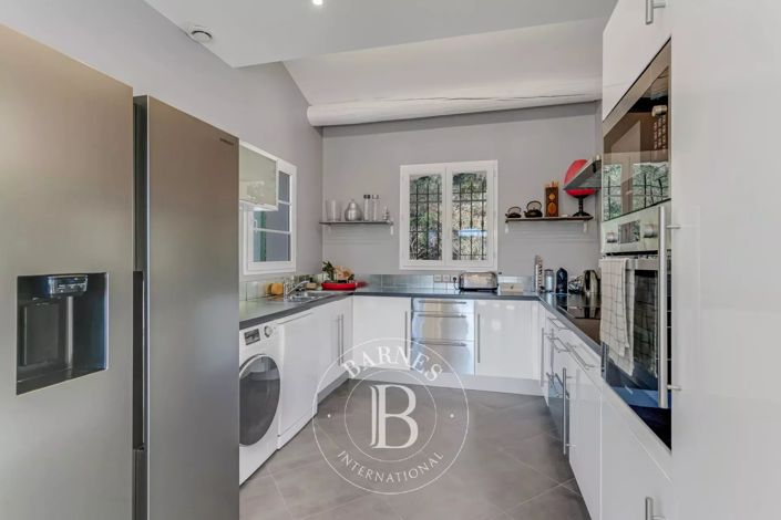 Image No.9-4 Bed House for sale