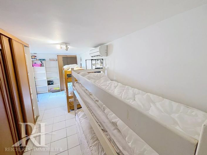 Image No.18-4 Bed House for sale