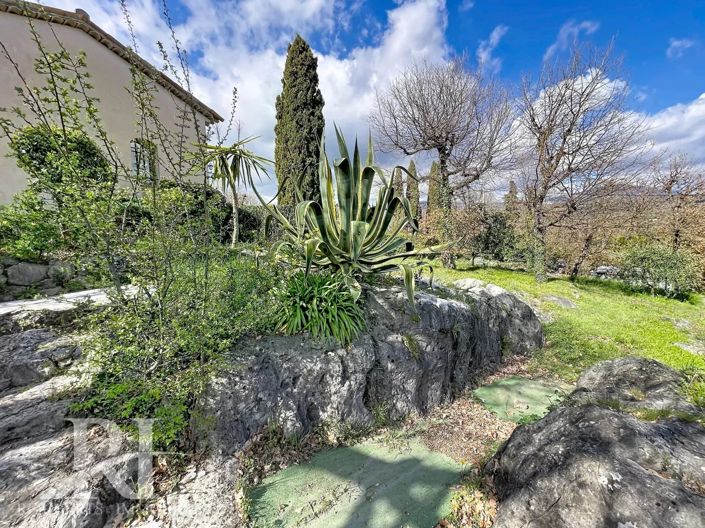 Image No.8-4 Bed House for sale